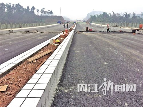 2016年&nbsp;内江交通建设完成投资28.81亿元(图1)