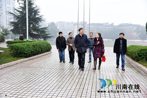 叙永县走访慰问一线优秀教师(图2)