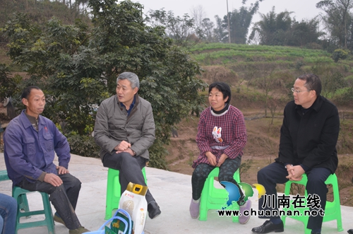泸州市委常委、市总工会主席刘云到联系村调研、走访联系户(图4)