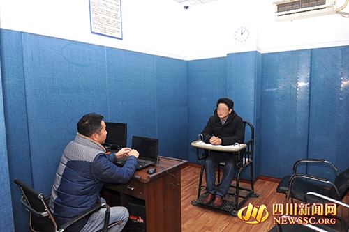 宜宾男绑架自己索妻十万 谎报警拘留所“过年”(图2) 宜宾男绑架自己索妻十万 谎报警拘留所“过年”(图2)