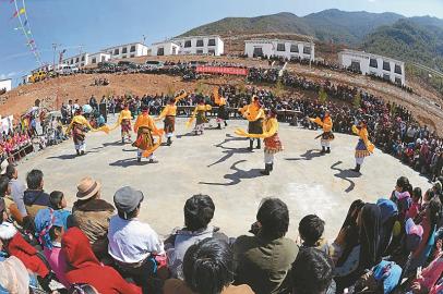 一曲心手相连的高原赞歌-四川藏区脱贫攻坚综述(图1)