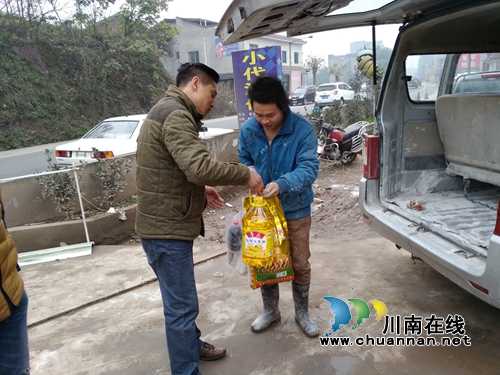 泸县立石镇开展农业普查现场指导活动(图1) 泸县立石镇开展农业普查现场指导活动(图1)