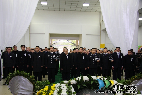 泸州:送英雄蔡松松同志追悼会今日举行(图4) 泸州:送英雄蔡松松同志追悼会今日举行(图4)