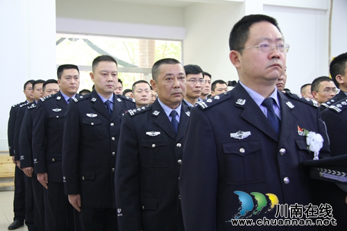 泸州:送英雄蔡松松同志追悼会今日举行(图8) 泸州:送英雄蔡松松同志追悼会今日举行(图8)