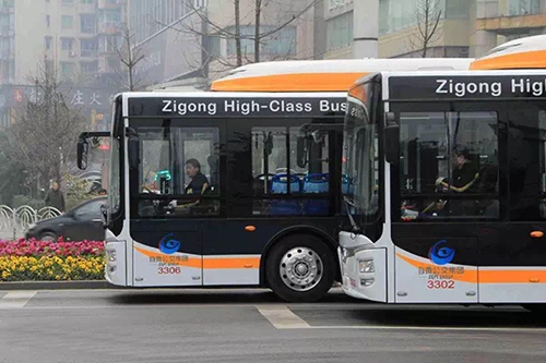 春节期间 自贡25条公交线加密班次 4条车免费坐(图1) 春节期间 自贡25条公交线加密班次 4条车免费坐(图1)