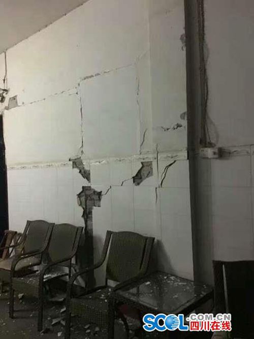 宜宾筠连县发生4.9级地震 当地及周边震感强烈(图4) 宜宾筠连县发生4.9级地震 当地及周边震感强烈(图4)