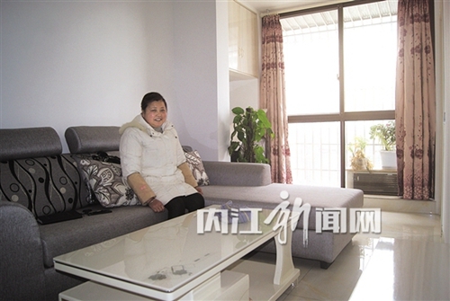 内江公租房住户：感谢党和政府给我们一个新家(图1)