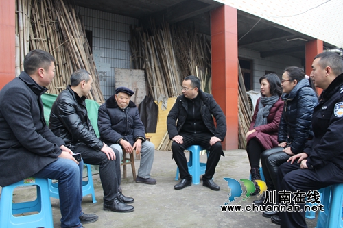 合江县档案局开展春节慰问困难党员群众活动(图1)