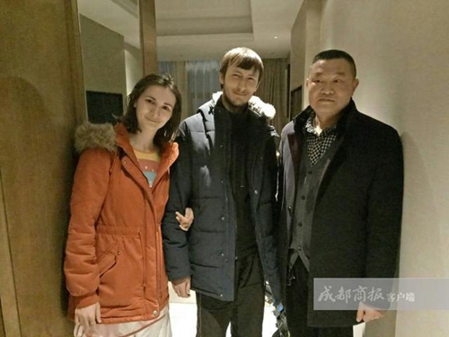 俄罗斯夫妇穷游宜宾&nbsp;没钱直接躺医院病床求宿(图4)