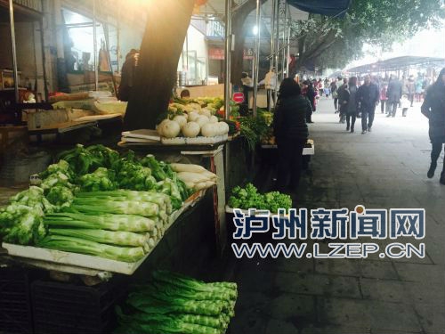 正月初八就跌了 泸州菜价提前结束“春节模式”(图1) 正月初八就跌了 泸州菜价提前结束“春节模式”(图1)