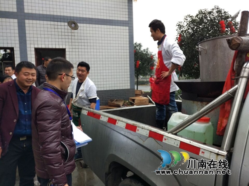 龙马潭特兴镇开展农家乐食品安全专项检查(图3)