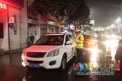 宜宾县开展“雷霆-2”集中清查行动 全力护航元宵节道路交通安全(图4) 宜宾县开展“雷霆-2”集中清查行动 全力护航元宵节道路交通安全(图4)