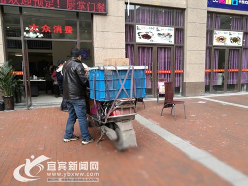 宜宾:节后快递出现“用工荒” 发件价格普涨(图2) 宜宾:节后快递出现“用工荒” 发件价格普涨(图2)