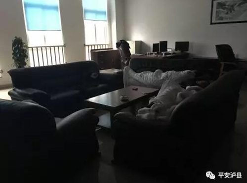 泸县警方开展打击“盗抢骗”犯罪专项行动纪实(图3) 泸县警方开展打击“盗抢骗”犯罪专项行动纪实(图3)