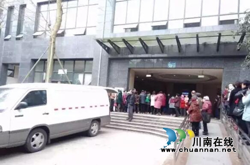 情人节变“情人劫”!泸州一男一女裸死小区屋(图1) 情人节变“情人劫”!泸州一男一女裸死小区屋(图1)