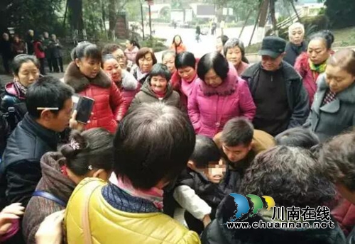 情人节变“情人劫”!泸州一男一女裸死小区屋(图3) 情人节变“情人劫”!泸州一男一女裸死小区屋(图3)