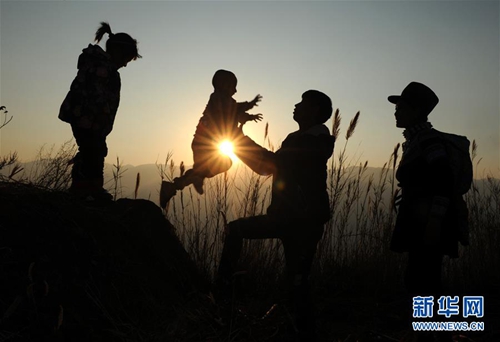精准扶贫浇灌大凉山上爱情之花(图6)