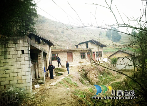 古蔺:耕牛离奇失踪 警方围堵抓住“牵牛哥”(图1) 古蔺:耕牛离奇失踪 警方围堵抓住“牵牛哥”(图1)