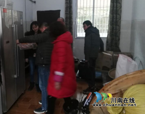 合江县食药监检查组深入自怀镇督查食品安全(图2) 合江县食药监检查组深入自怀镇督查食品安全(图2)