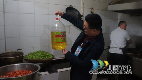 泸县立石镇开展学校食品安全检查(图1)