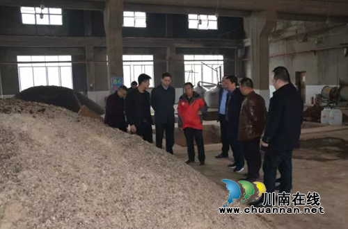 陈日及相关领导调研中国沈酒集团第三生产基地(图2) 陈日及相关领导调研中国沈酒集团第三生产基地(图2)
