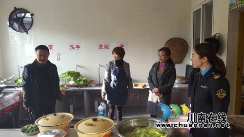 叙永县副县长谢华检查调研叙永学校工作(图3) 叙永县副县长谢华检查调研叙永学校工作(图3)