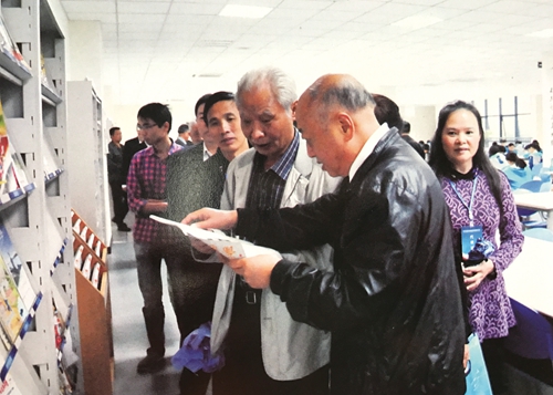 传统诗词在泸州&nbsp;吟咏两江颂酒城(图2)