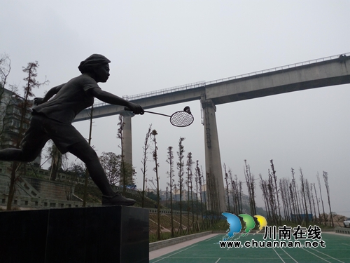 纳溪城管局：着力打造滨江休闲健身好去处(图2)