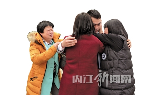 内江男子4岁被拐转卖福建 28年后回到母亲怀抱(图3) 内江男子4岁被拐转卖福建 28年后回到母亲怀抱(图3)