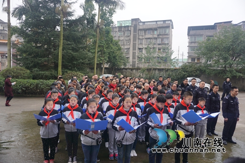 生命如松信仰常青 泸县石桥镇追思英雄蔡松松(图4) 生命如松信仰常青 泸县石桥镇追思英雄蔡松松(图4)