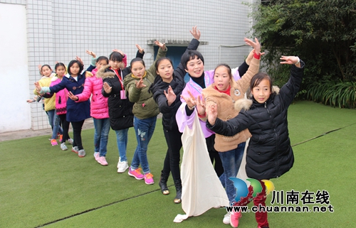 泸州龙马潭:乡村娃娃学川剧培育“艺术梦”(图2) 泸州龙马潭:乡村娃娃学川剧培育“艺术梦”(图2)