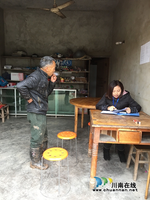 泸县潮河司法所开展社区服刑人员走访(图1) 泸县潮河司法所开展社区服刑人员走访(图1)