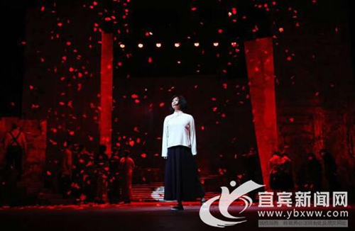再现英雄事迹 话剧《赵一曼》将在成都公演(图1) 再现英雄事迹 话剧《赵一曼》将在成都公演(图1)