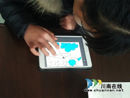 叙永向林中心校:电脑绘画活动 七彩绘画展示创新梦想(图1) 叙永向林中心校:电脑绘画活动 七彩绘画展示创新梦想(图1)