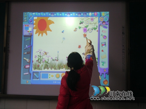 叙永向林中心校:电脑绘画活动 七彩绘画展示创新梦想(图2) 叙永向林中心校:电脑绘画活动 七彩绘画展示创新梦想(图2)