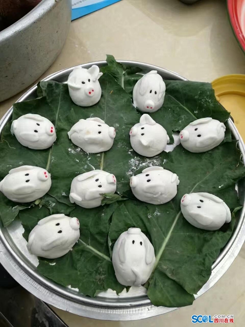 宜宾兴文猪儿粑节开幕&nbsp;美景美食吸引上万游客(图2)