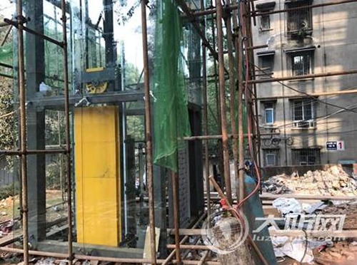 泸州首例老旧住宅加装电梯预计3月10日投用(图2) 泸州首例老旧住宅加装电梯预计3月10日投用(图2)