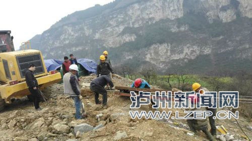 鸡鸣三省大桥力争12月完工 首用悬臂浇筑法施工(图1) 鸡鸣三省大桥力争12月完工 首用悬臂浇筑法施工(图1)