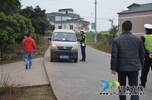 泸县太伏镇开展交通安全联合执法检查(图2) 泸县太伏镇开展交通安全联合执法检查(图2)