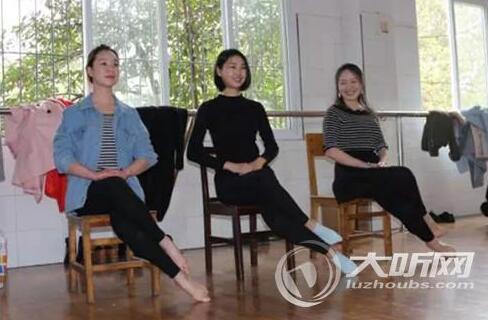 美女“扎场”酒博会&nbsp;400志愿者接受岗前培训(图5)