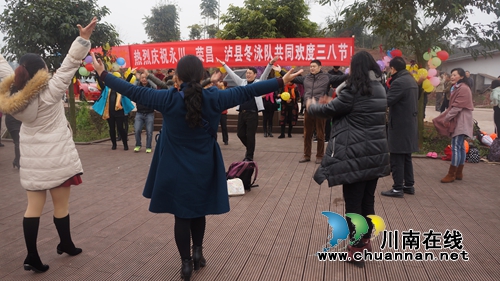“春泳”玉龙湖 川渝泳友欢庆“三八节”(图4) “春泳”玉龙湖 川渝泳友欢庆“三八节”(图4)