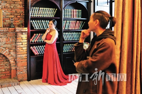 “三八”节 内江10名环卫女工免费拍艺术照(图5) “三八”节 内江10名环卫女工免费拍艺术照(图5)