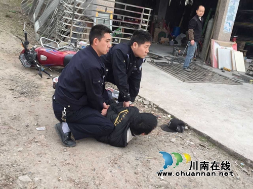 “三人团”偷盗摩托车 泸县警方布控逮住一人(图1) “三人团”偷盗摩托车 泸县警方布控逮住一人(图1)