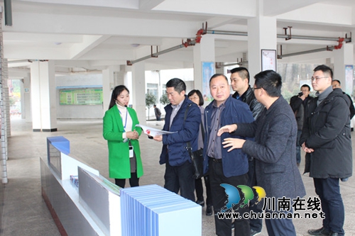 市委政研室副主任许有权调研叙永鱼凫小学依法治校工作(图2)