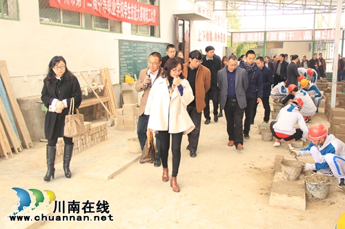 四川省教学诊改工作专家组到泸县建校开展现场调研(图1) 四川省教学诊改工作专家组到泸县建校开展现场调研(图1)