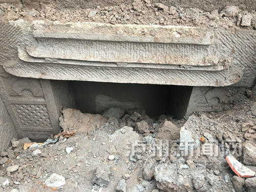 泸州在建工地现明代古墓 室内无棺椁和陪葬品(图1) 泸州在建工地现明代古墓 室内无棺椁和陪葬品(图1)