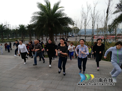 纳溪区卫计系统以健康生活方式庆“三八”节(图3) 纳溪区卫计系统以健康生活方式庆“三八”节(图3)