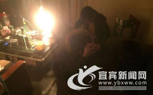 聊天记录提示牵出案中案 宜宾挖出捣毁贩毒窝点(图1) 聊天记录提示牵出案中案 宜宾挖出捣毁贩毒窝点(图1)