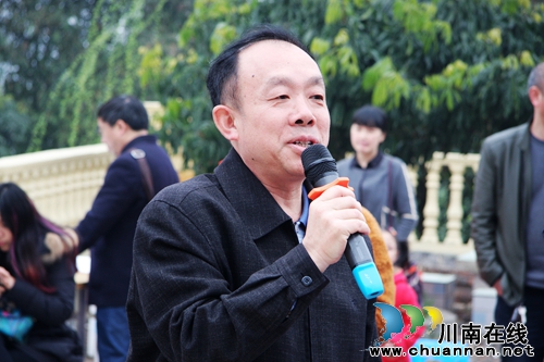 泸州第十四届诗会暨第六届梨花诗会在丹林举行(图9) 泸州第十四届诗会暨第六届梨花诗会在丹林举行(图9)