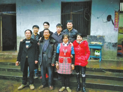 宜宾:“看世界”走失 三男子18年后寻“爸妈”(图2) 宜宾:“看世界”走失 三男子18年后寻“爸妈”(图2)
